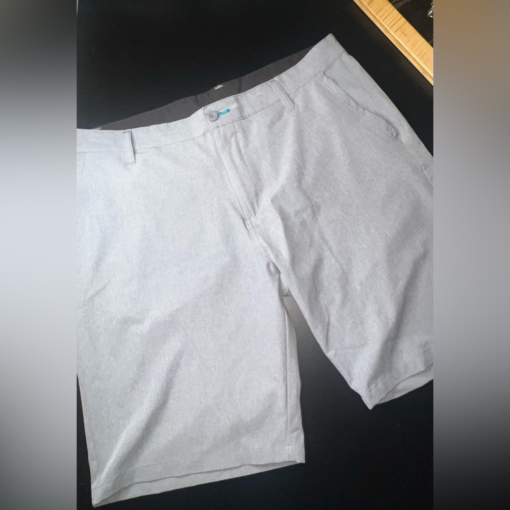 Burnside Men’s Land & Sea Shorts in Gray Size 36 NWOT